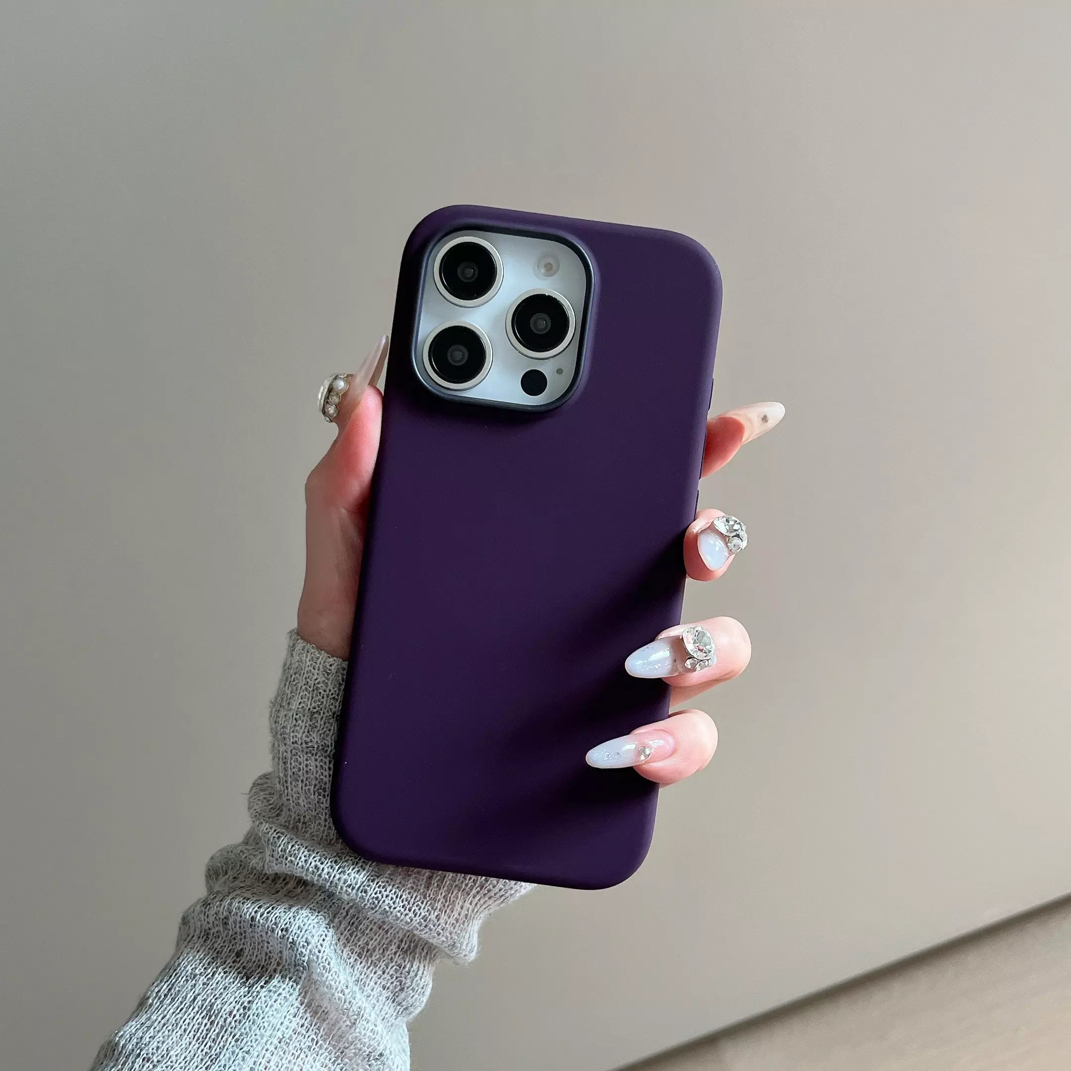 Velvet Touch | Liquid Silicone MagSafe Phone Case