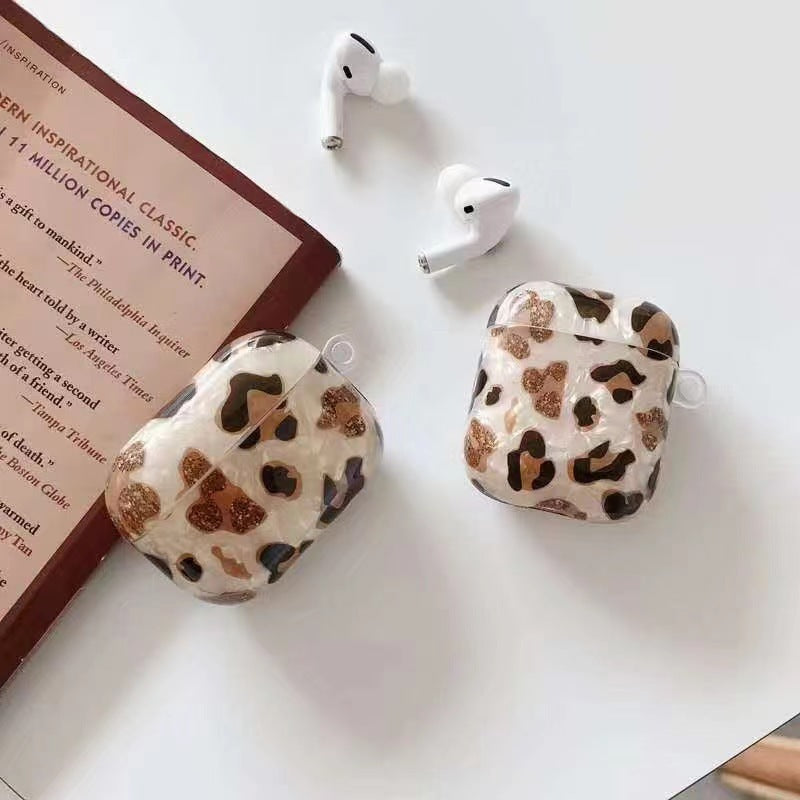 Lip Lock Airpods Case