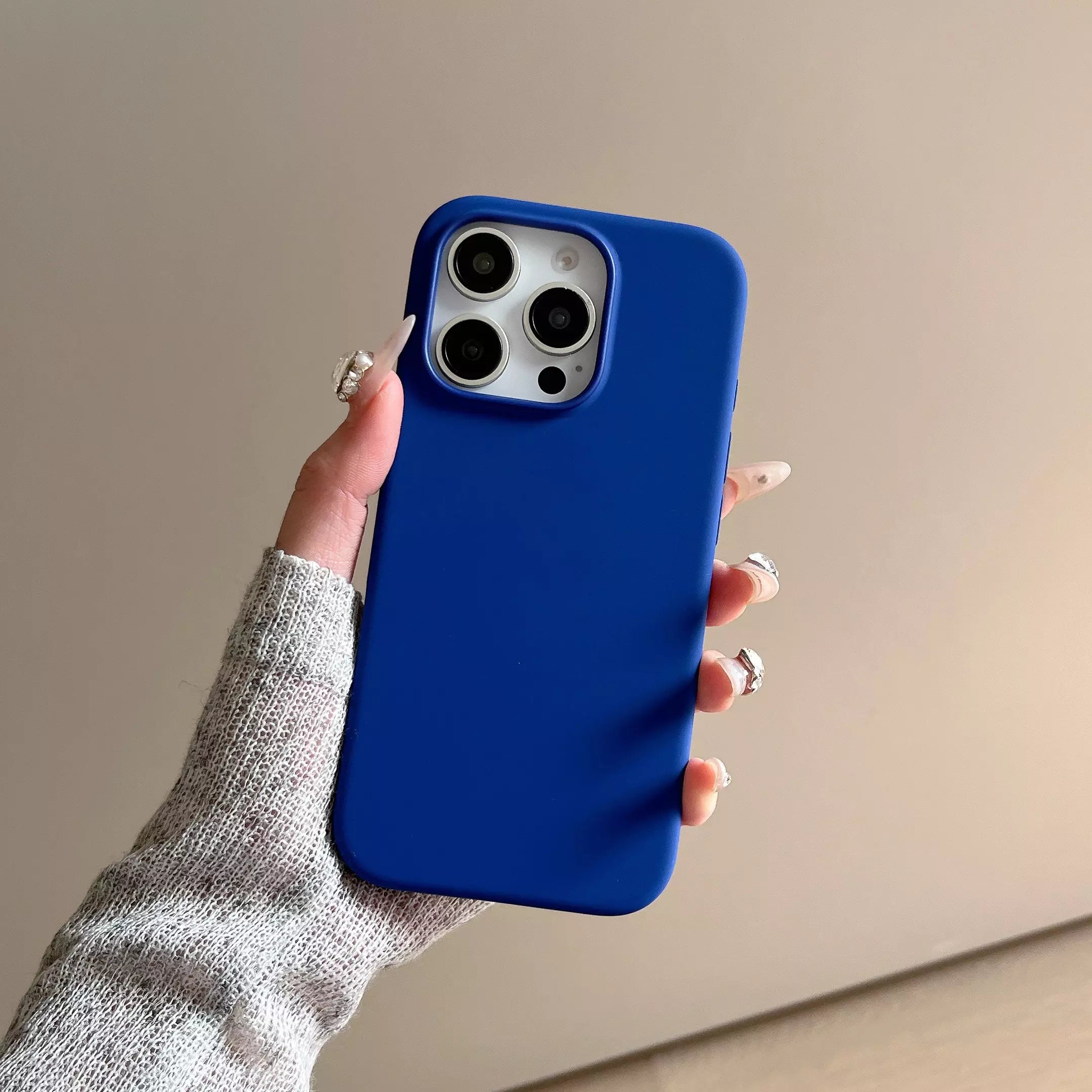 Velvet Touch | Liquid Silicone MagSafe Phone Case